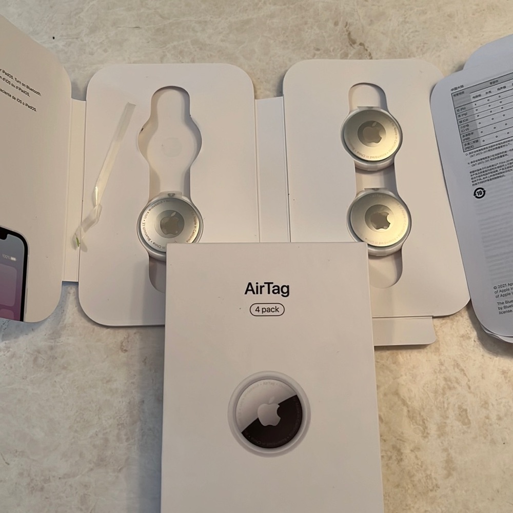 3 Apple Air Tags